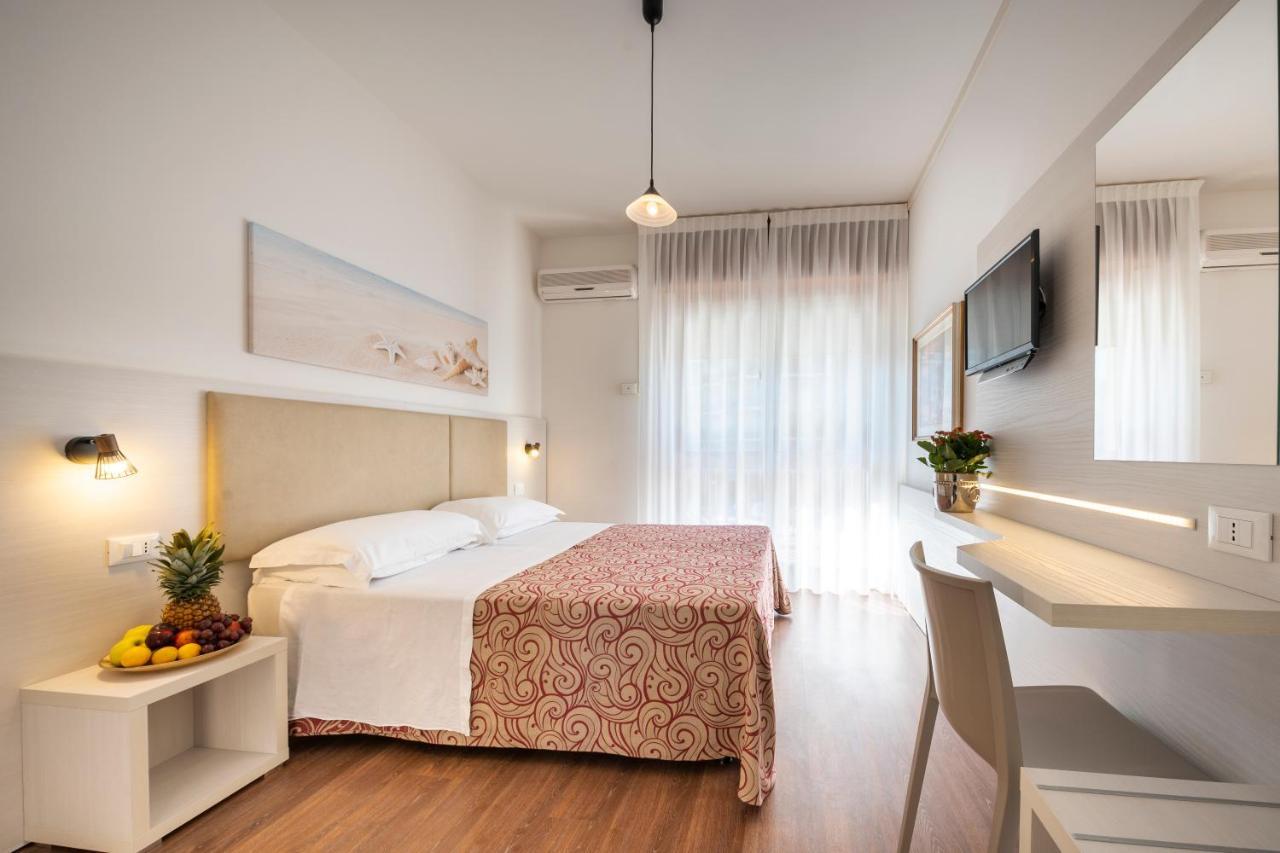 Hotel Niagara Lignano Sabbiadoro Buitenkant foto