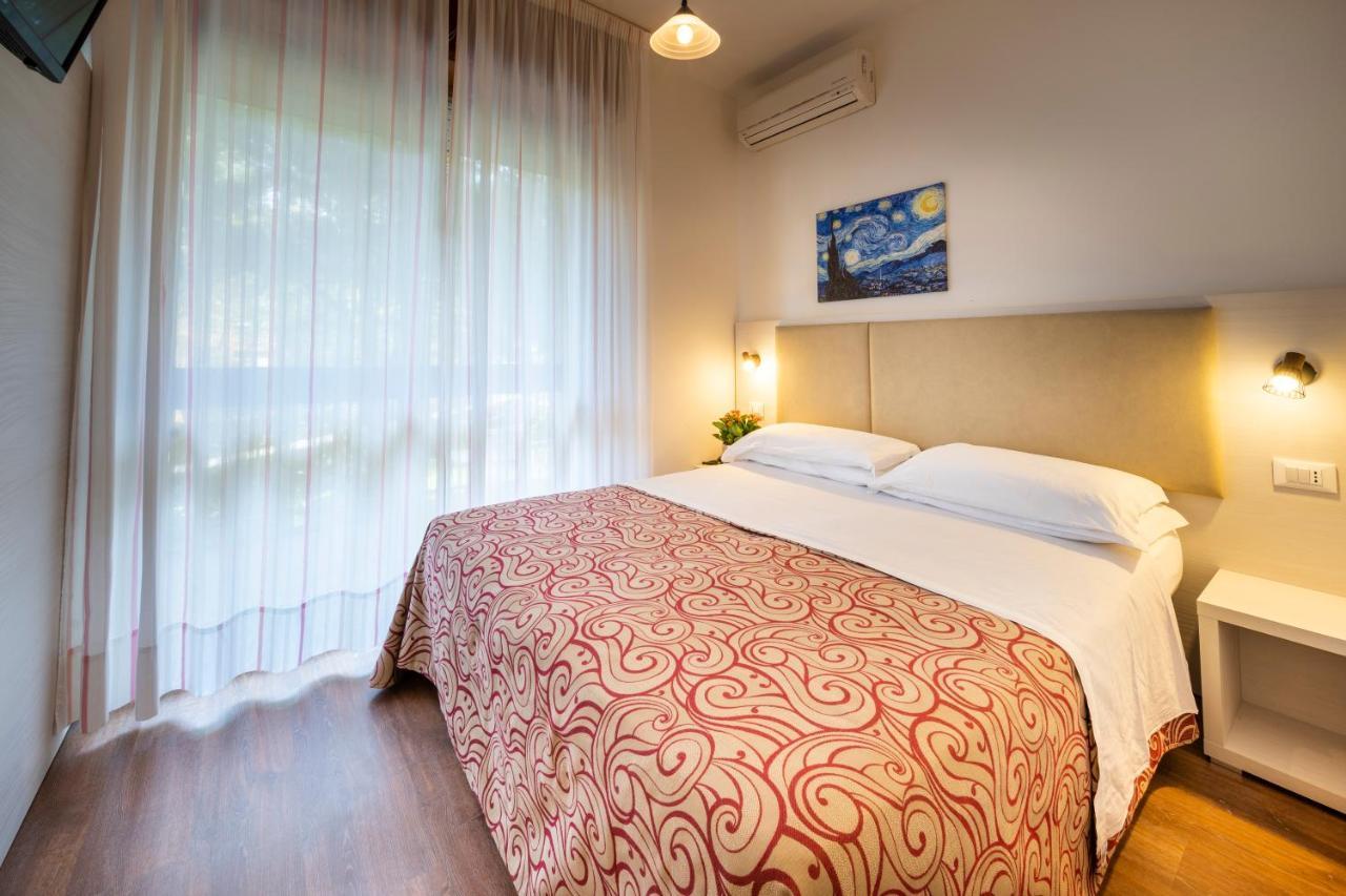 Hotel Niagara Lignano Sabbiadoro Buitenkant foto