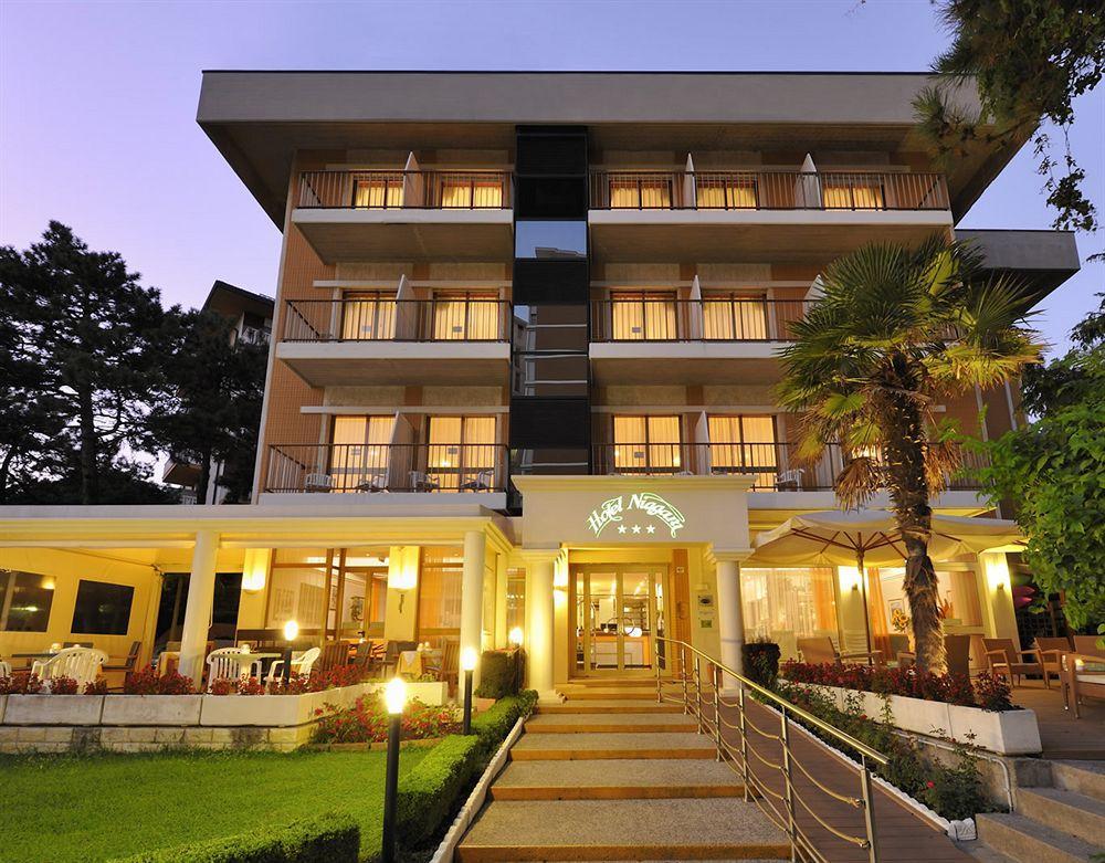 Hotel Niagara Lignano Sabbiadoro Buitenkant foto