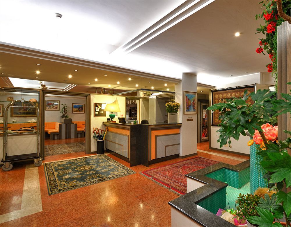 Hotel Niagara Lignano Sabbiadoro Buitenkant foto